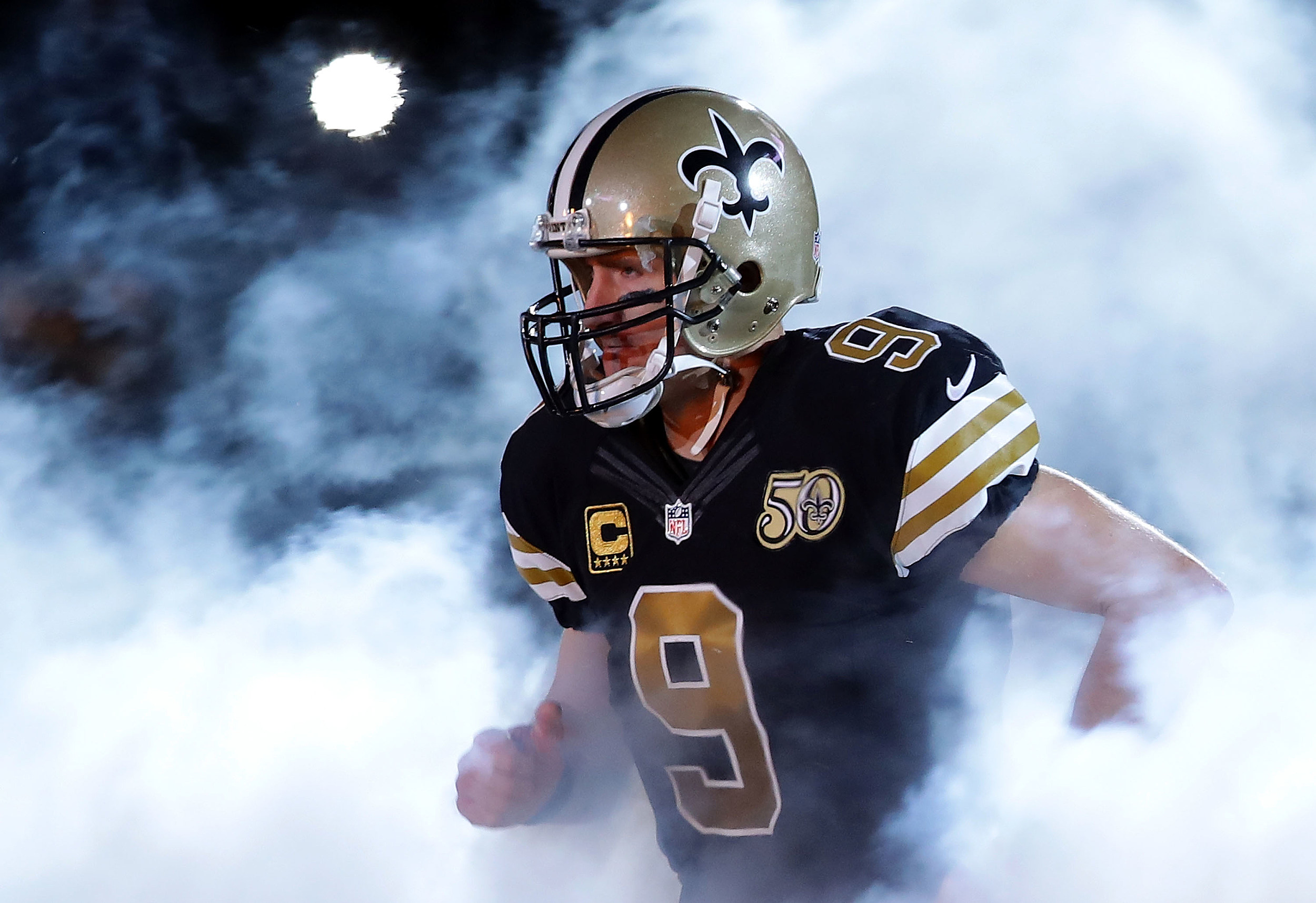 Drew Brees Holding Record - HD Wallpaper 