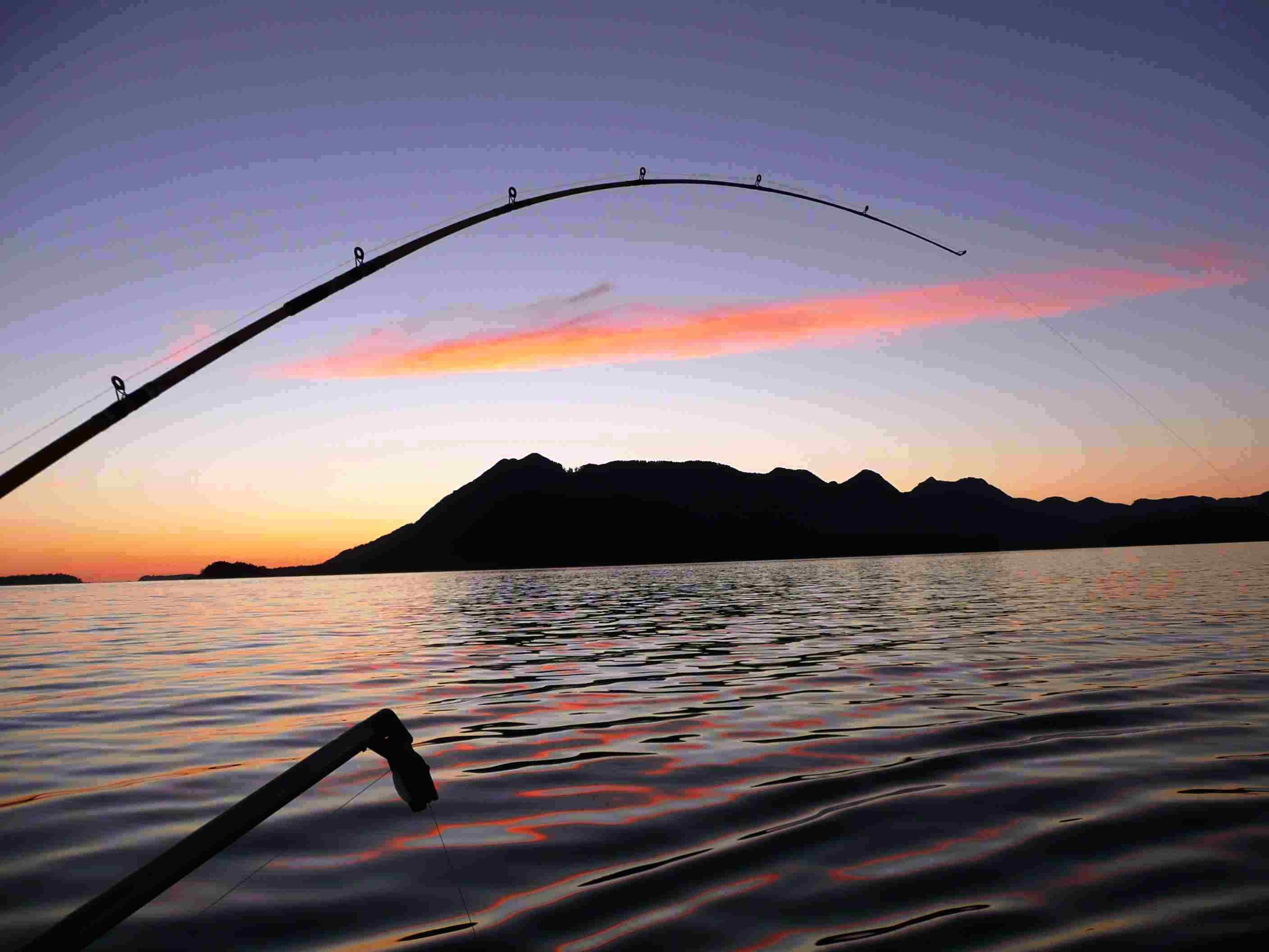 Saltwater Fishing Wallpaper - Hd Fishing Backgrounds - HD Wallpaper 