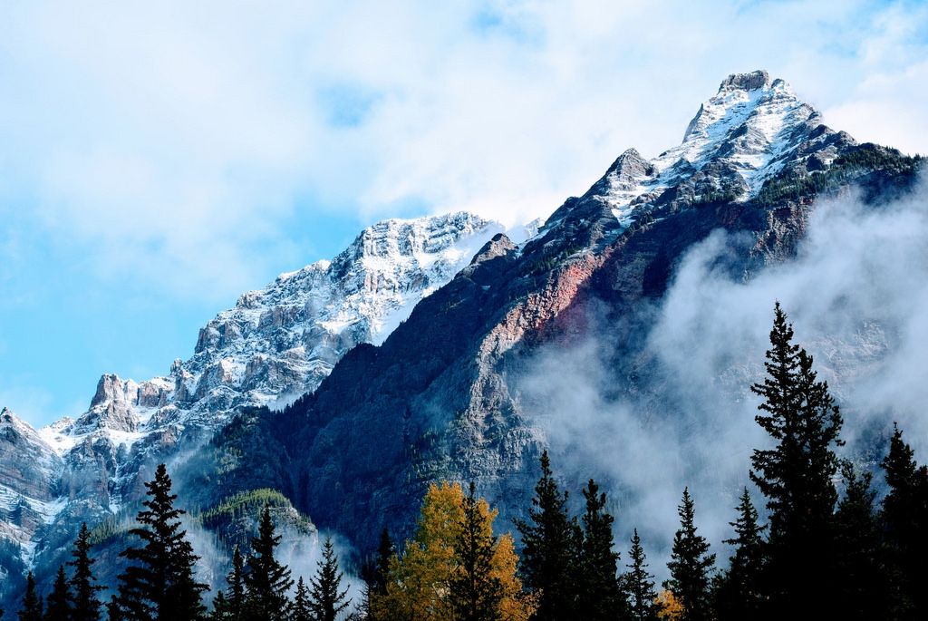 High Mountain In Canada - HD Wallpaper 