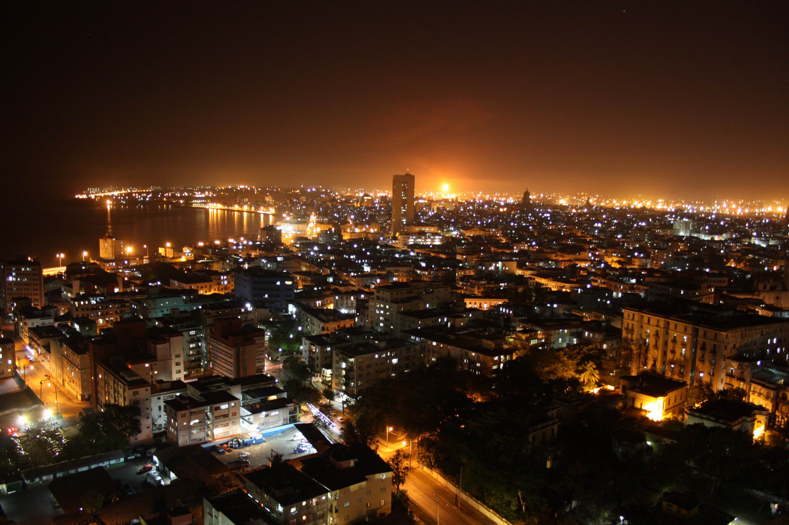 Havana Skyline At Night - HD Wallpaper 