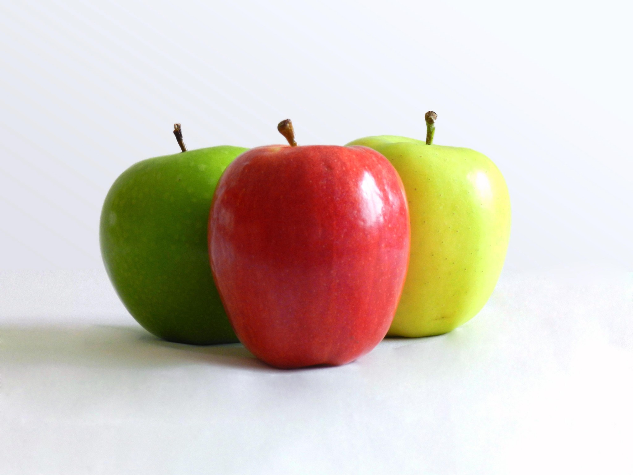 Red Green Yellow Apple - HD Wallpaper 