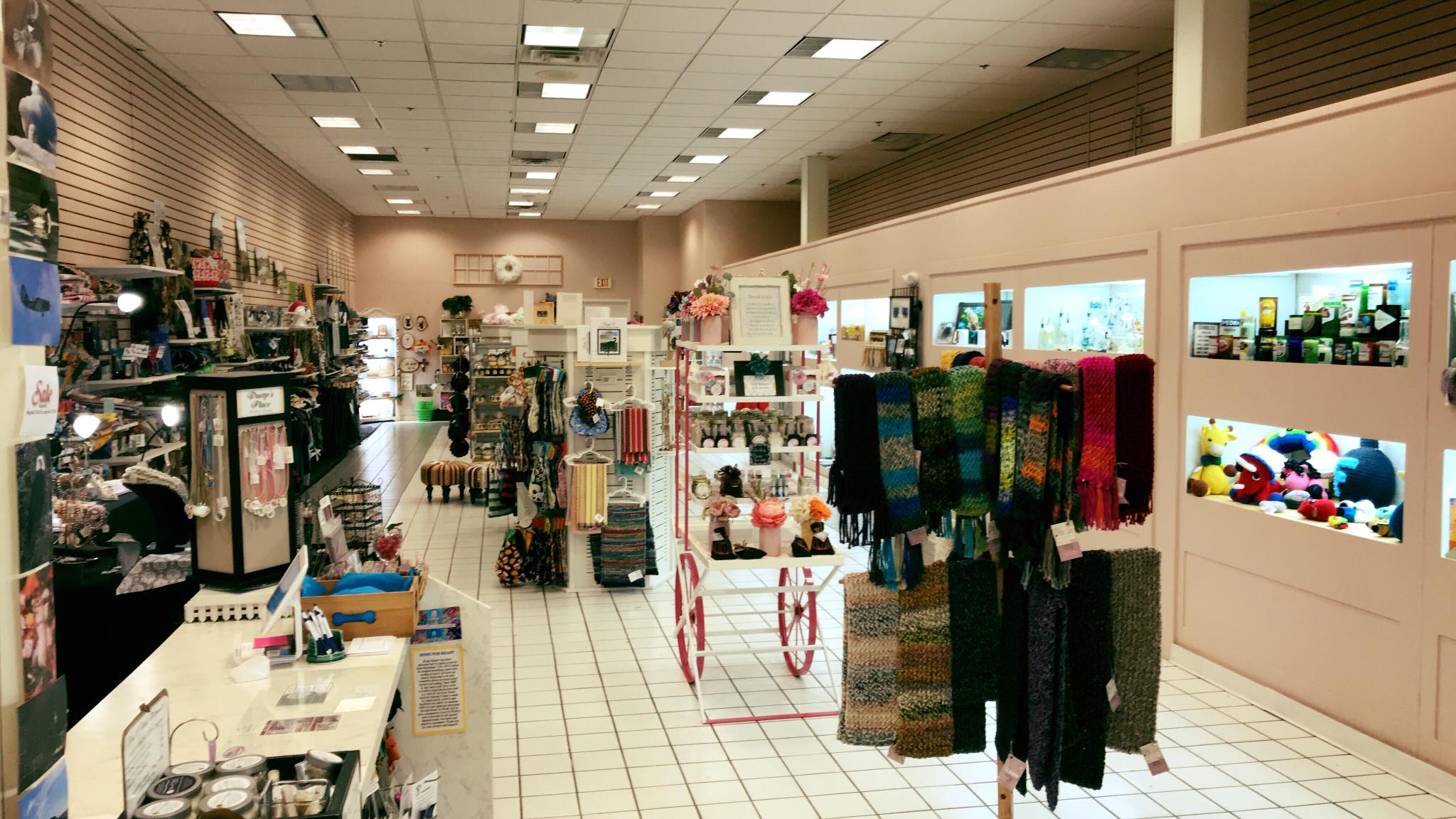 Outlet Store - HD Wallpaper 