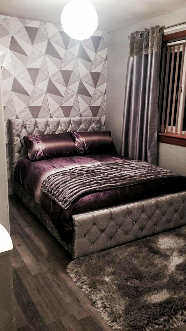 Silver Geometric Wallpaper Bedroom - HD Wallpaper 