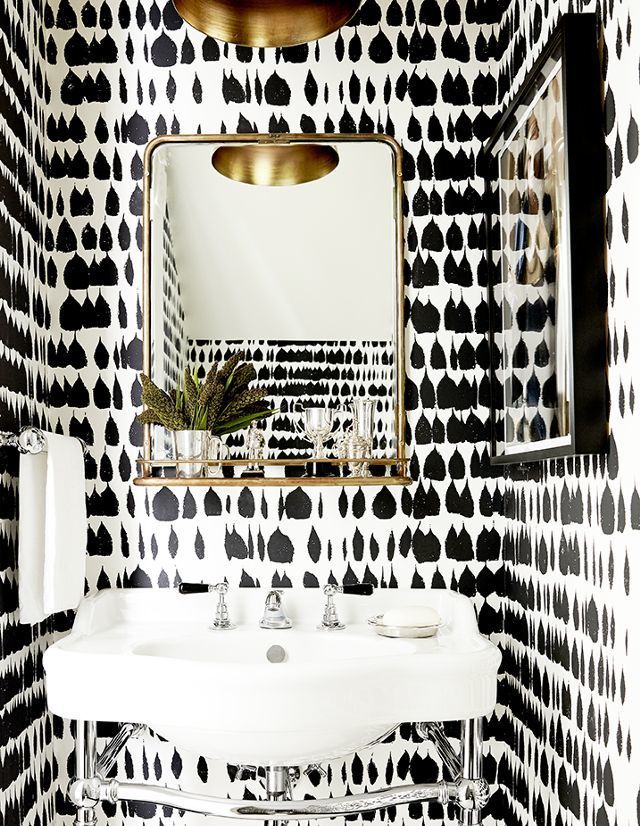 Schumacher Queen Of Spain Black - HD Wallpaper 