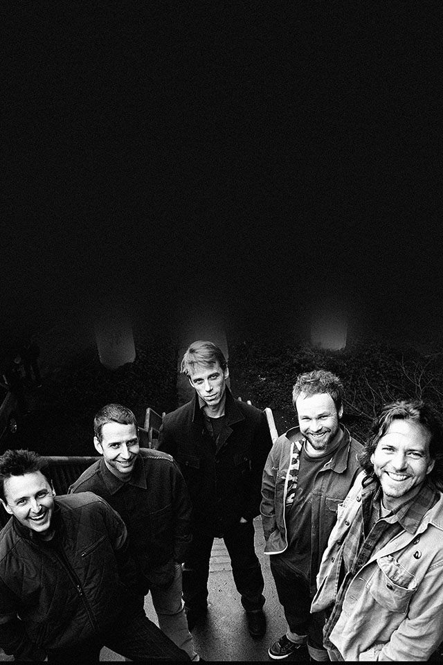 Com Apple Wallpaper Pearl Jam Smile Iphone4 - Jack Irons Young Pearl Jam - HD Wallpaper 