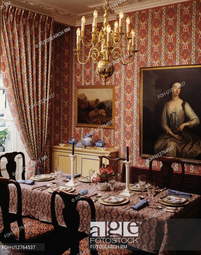 Patterned Red Wallpaper And Matching Curtains And Cloth - Window Covering - HD Wallpaper 