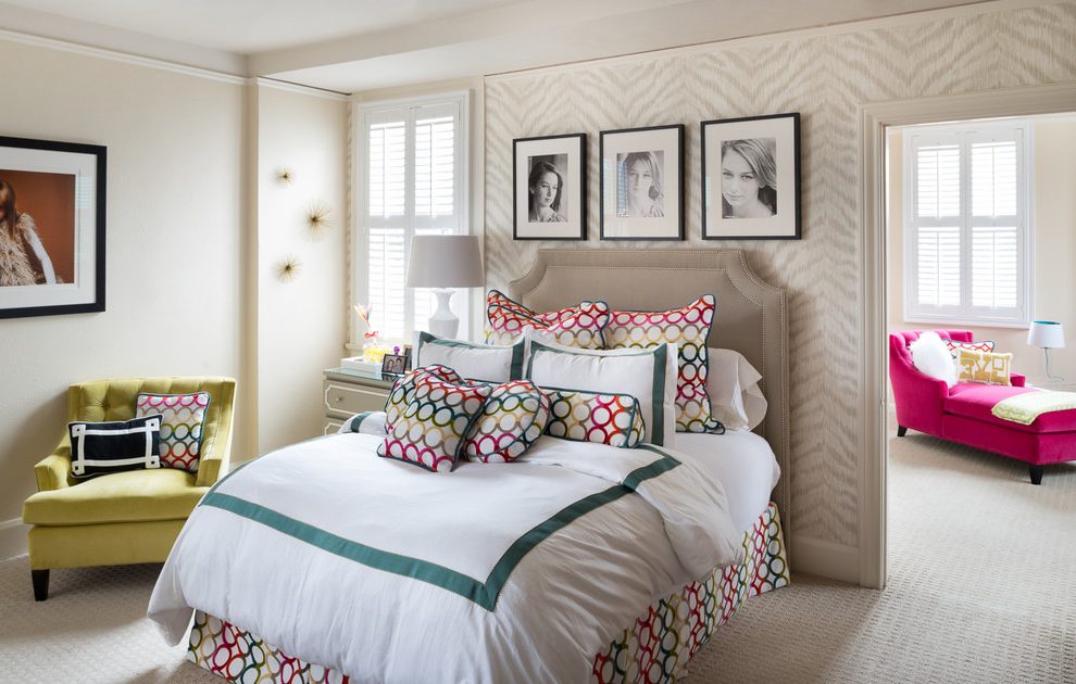 Accent Wall Jonathan Adler Greek Key Wallpaper With - Bedroom - HD Wallpaper 