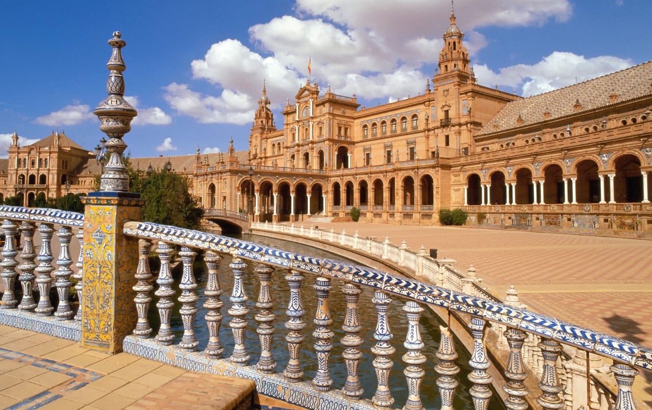 Plaza De Espana, Seville Wallpapers - Plaza De España - HD Wallpaper 