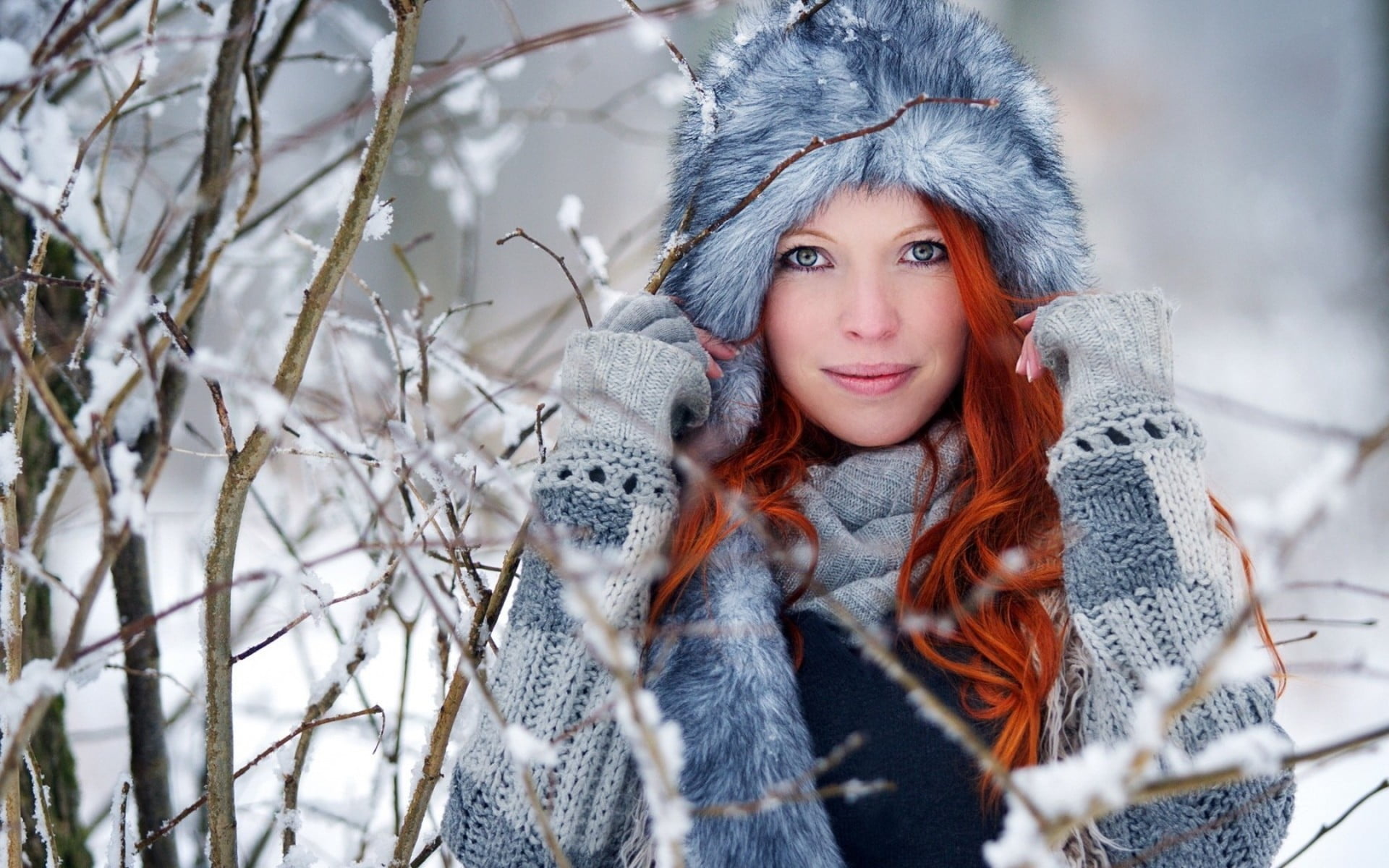 Redhead Model In Snow - HD Wallpaper 