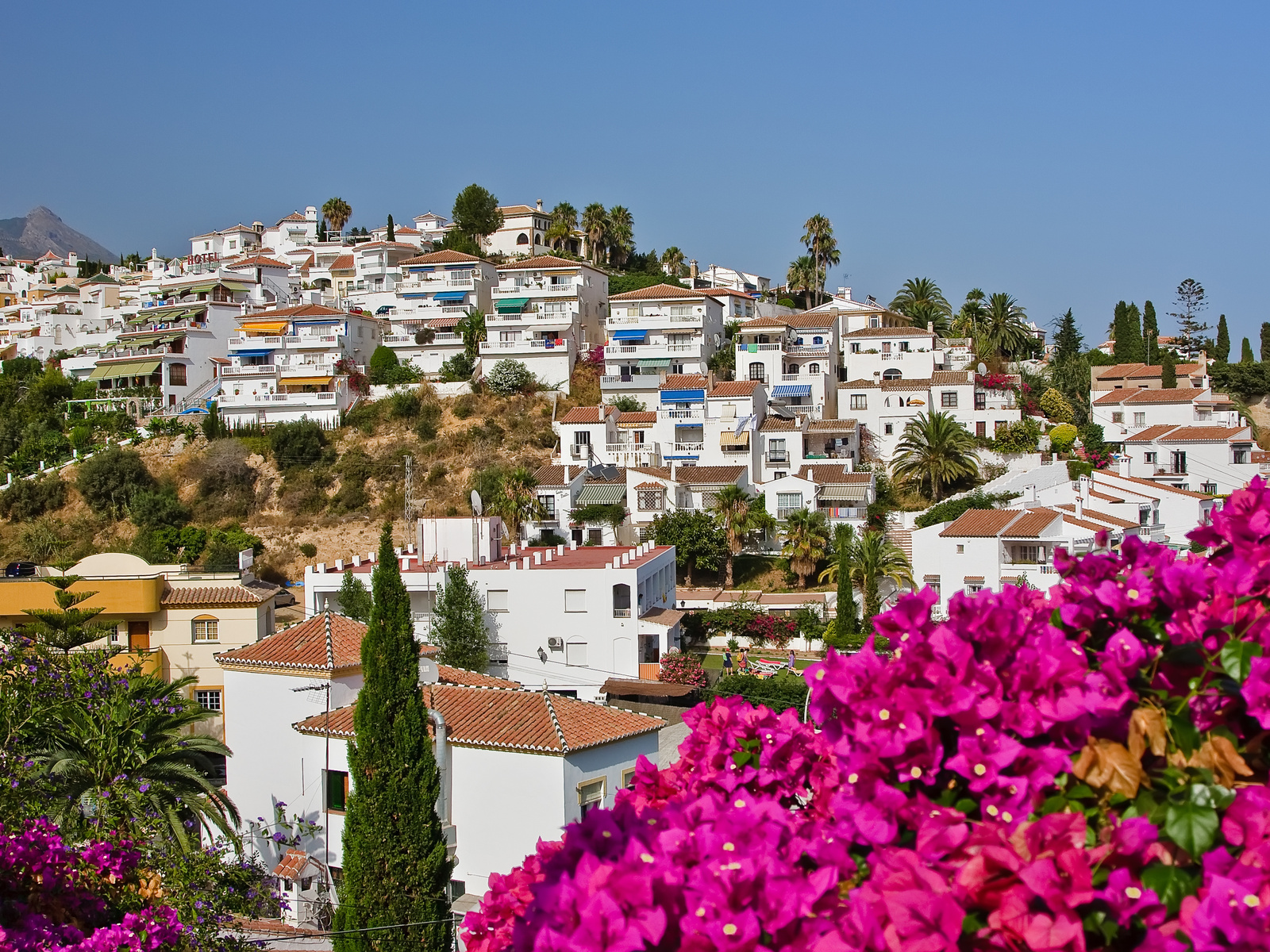 Nerja Spain Houses Flowers Cityscape Hd Wallpaper - Costa Del Sol Spain Landscape - HD Wallpaper 