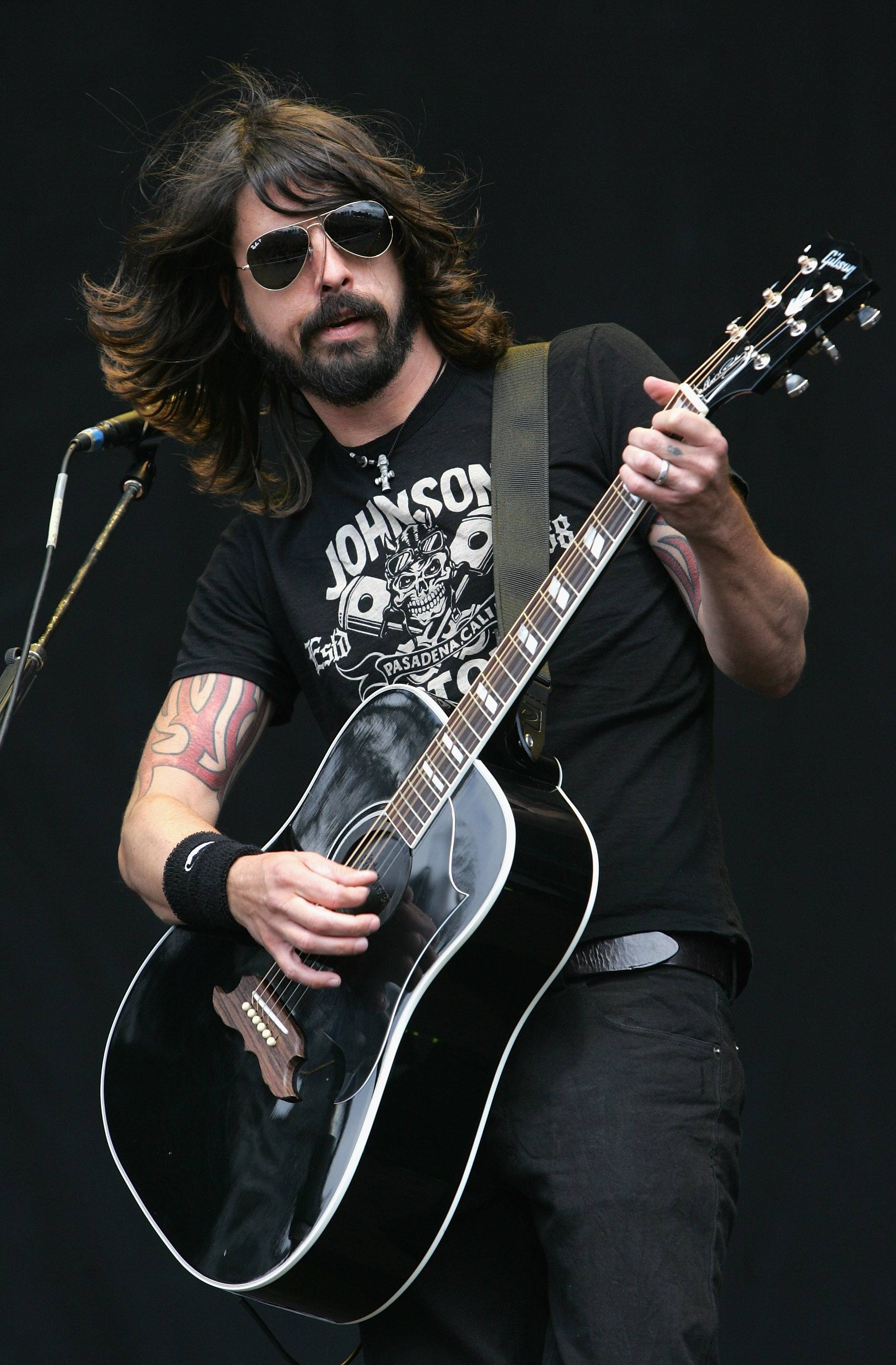 Happy Birthday Dave Grohl - HD Wallpaper 