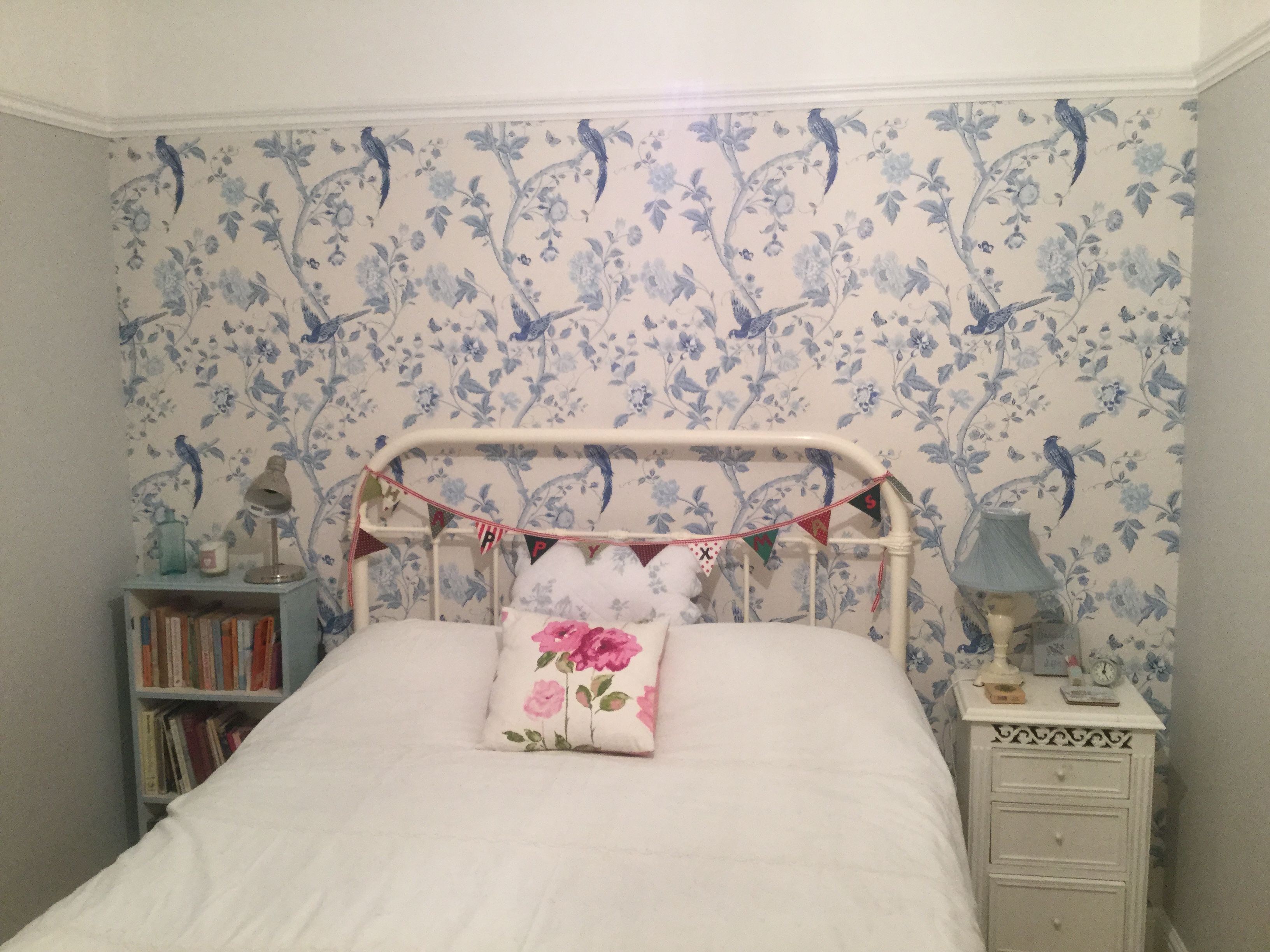 Laura Ashley Summer Palace Royal Blue - HD Wallpaper 