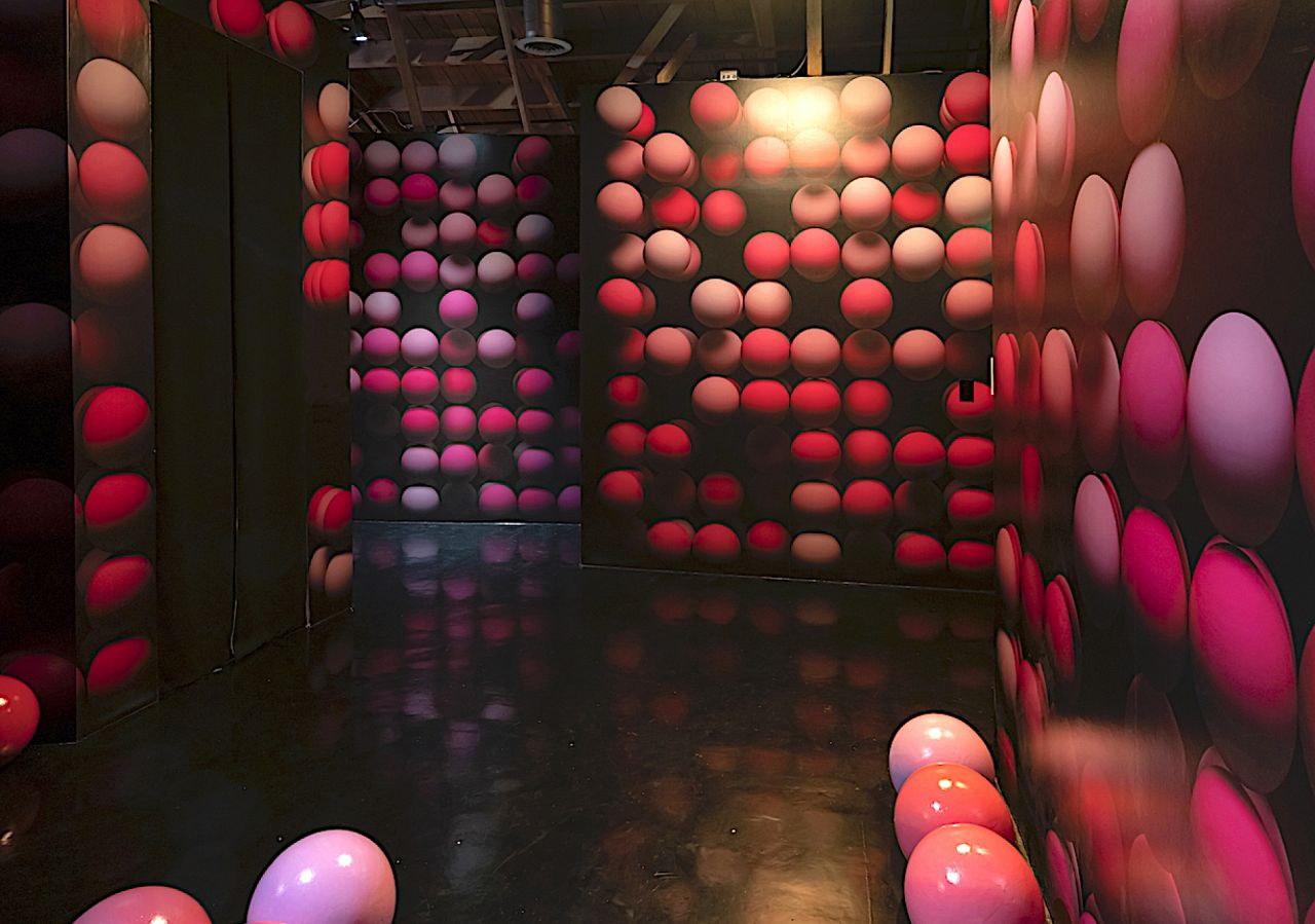 Dozens Of Paint And Resin Covered Foam Balls And Custom - Balloon - HD Wallpaper 