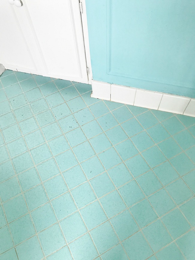 Aqua Tile Bathroom Floor - HD Wallpaper 