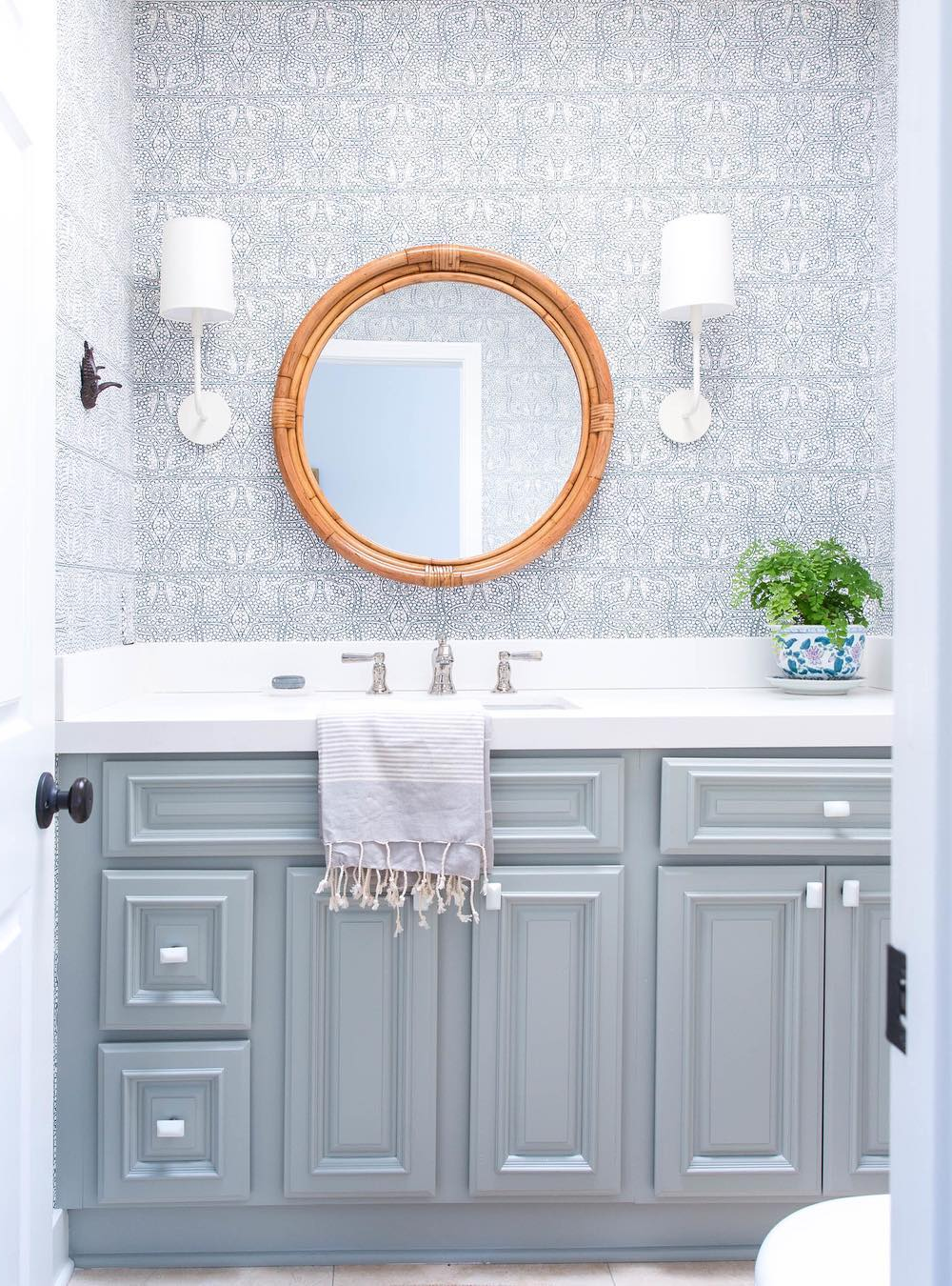 Cloth And Paper Persia Wallpaper By Ashley Ausland - Go Lightly Sconce White - HD Wallpaper 