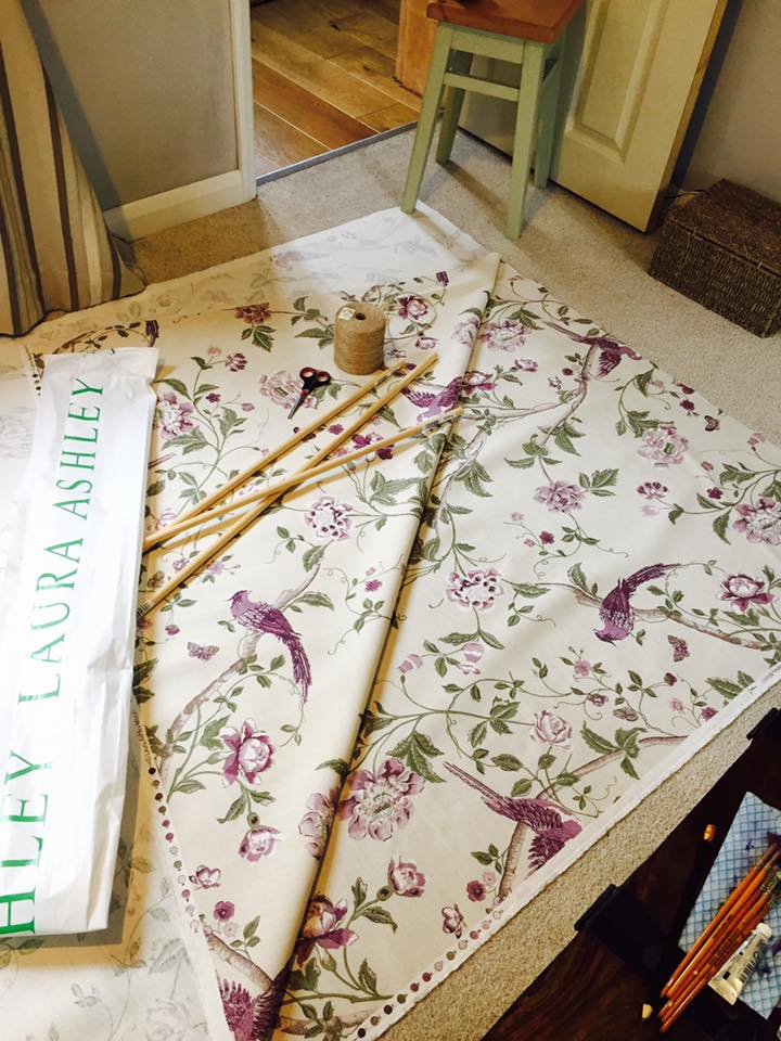 Tablecloth - HD Wallpaper 