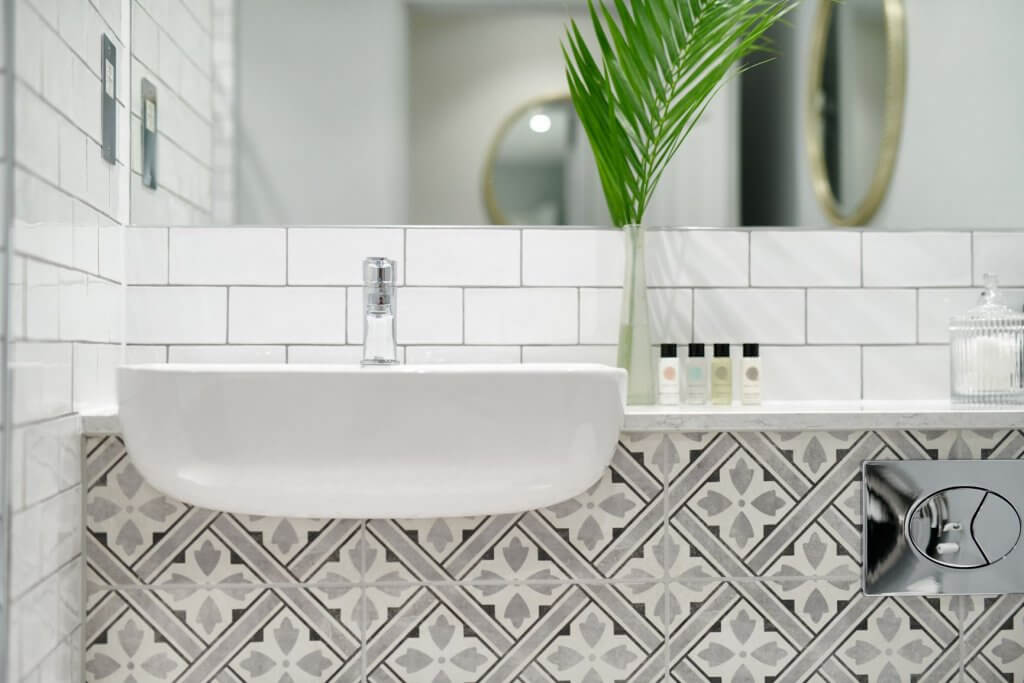 Bathroom - HD Wallpaper 