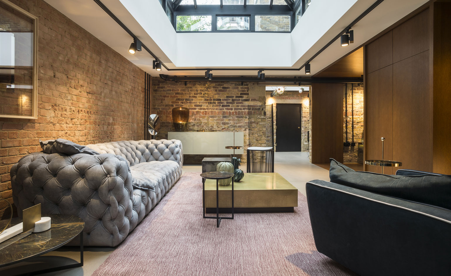 Furniture Showroom In Paris - HD Wallpaper 