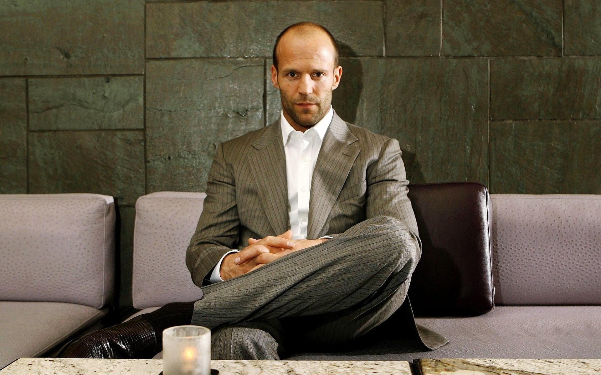 Hollywood Actor Jason Statham In Suit Hd Wallpaper - Hd 4k Wallpapers Jason Statham - HD Wallpaper 
