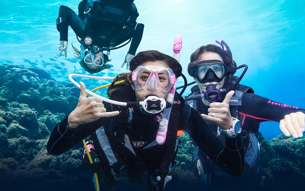 Scuba Diving With Friends - HD Wallpaper 