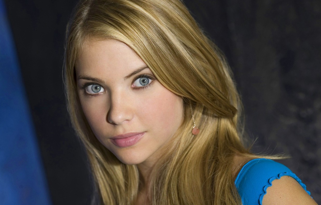 Photo Wallpaper Look, Face, Blonde, Ashley Benson - Ashley Benson Fab Five - HD Wallpaper 