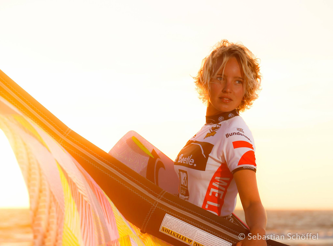Annabel Van Westerop Sunset With Kite - Cabrinha Pro Kite Women - HD Wallpaper 
