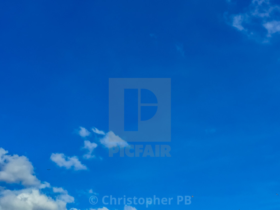 Clear Blue Sky In The Morning With Cloudy As A Background - Cumulus - HD Wallpaper 