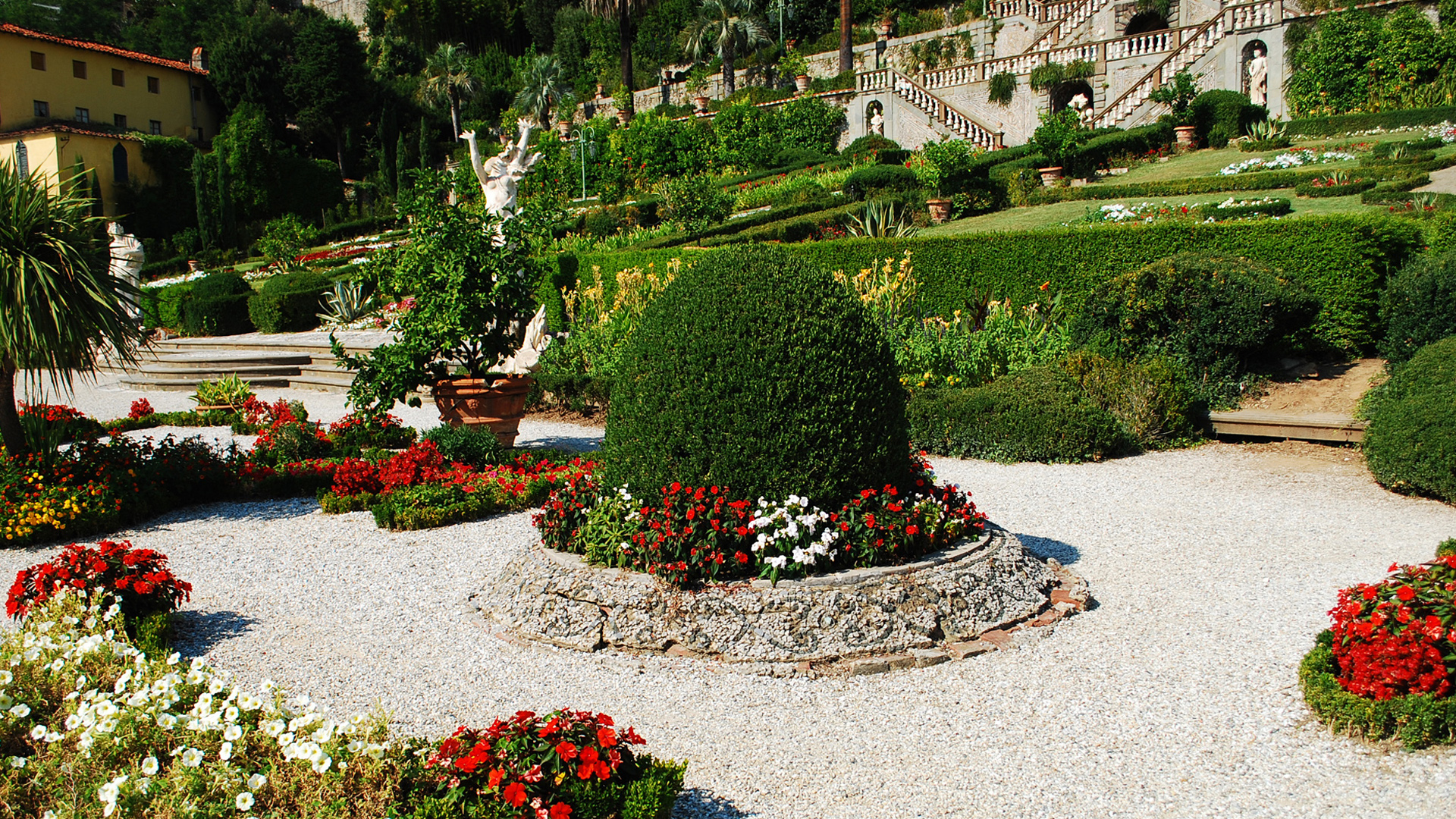 Beautiful Garden Wallpaper - HD Wallpaper 