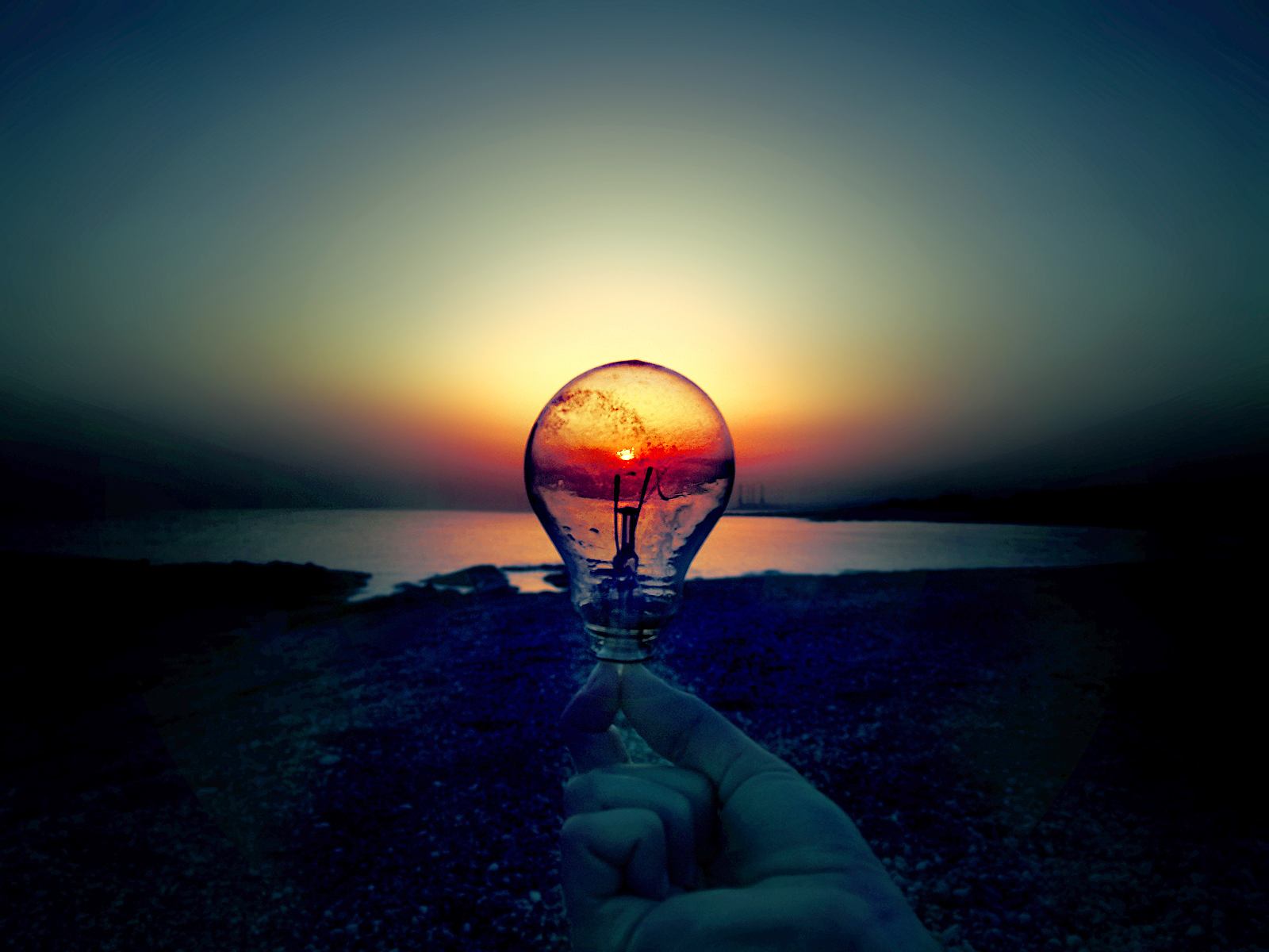Sunset Light Bulb - HD Wallpaper 