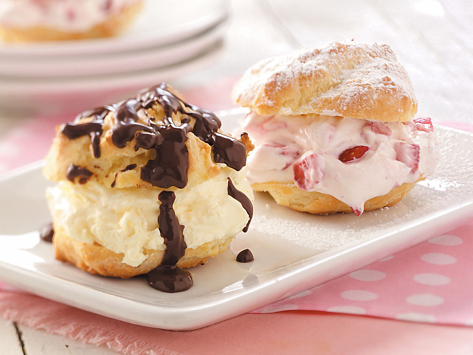 Cream Puffs - HD Wallpaper 