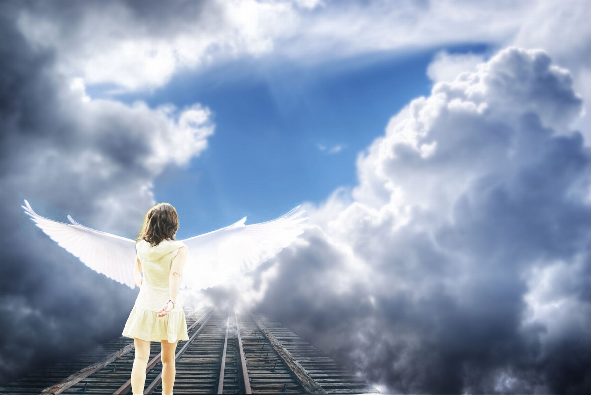 108 Cute Angel Wallpaper Free Download For Desktop - Angel Walking Into Heaven - HD Wallpaper 
