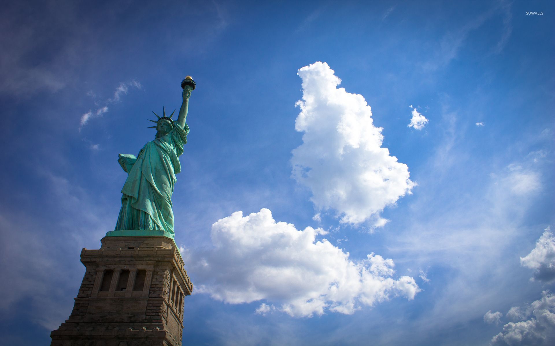 Statue - HD Wallpaper 