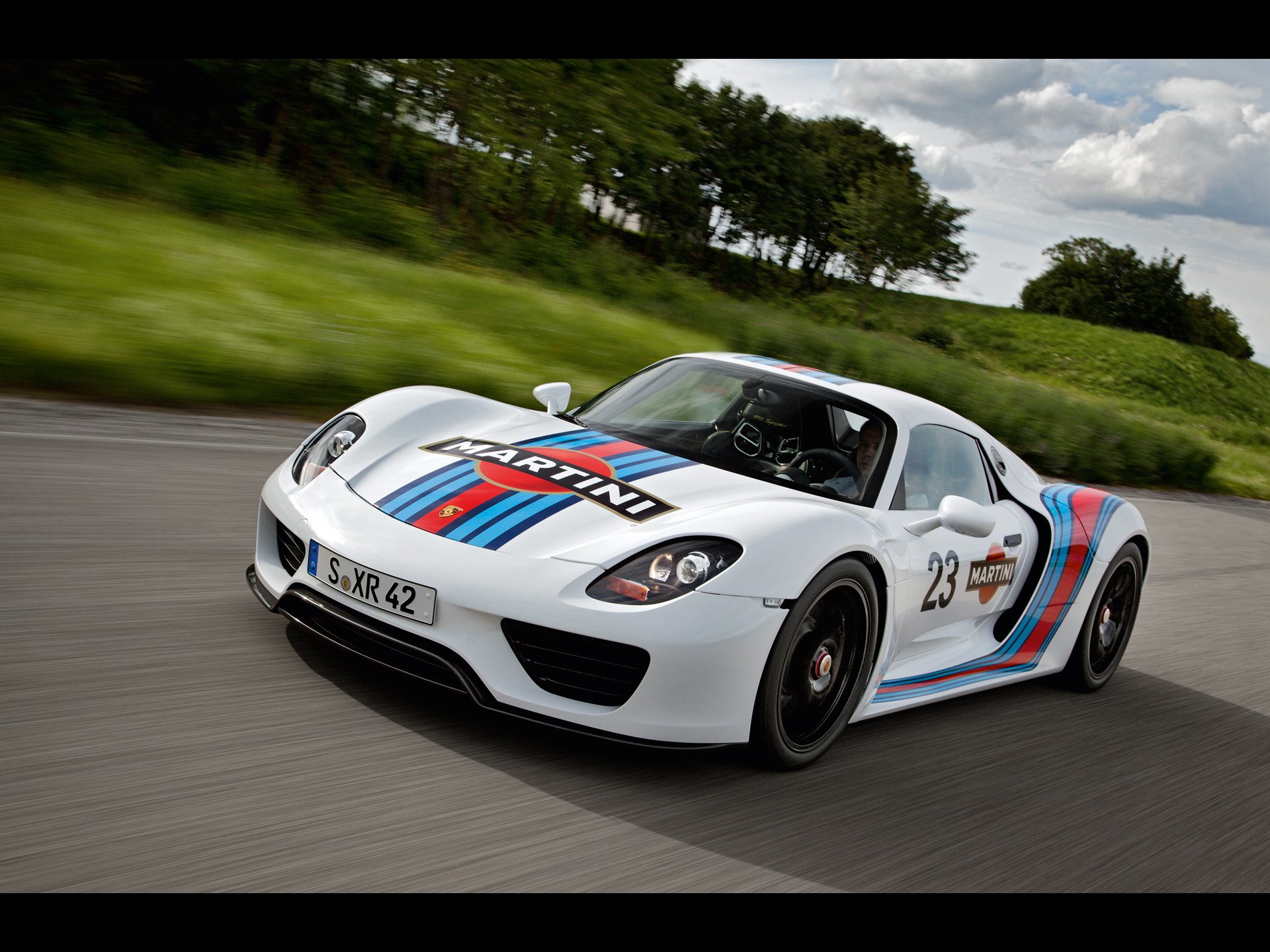 Porsche 918 Spyder Martini - HD Wallpaper 