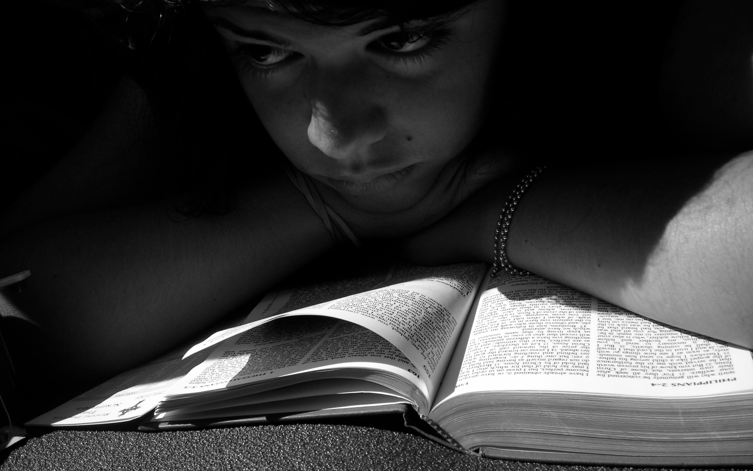 Awesome Bible Free Wallpaper Id - Scripture Reading - HD Wallpaper 