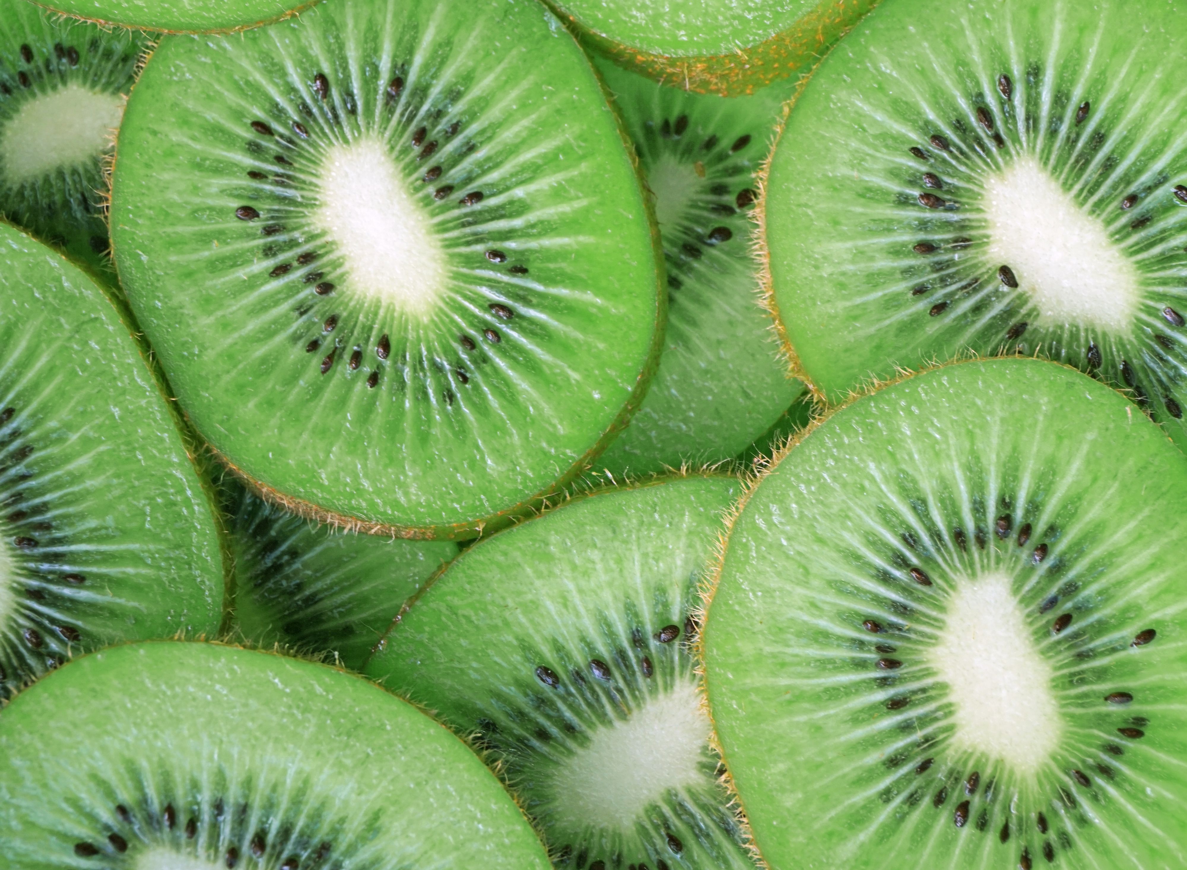 Green Kiwi Fruit - HD Wallpaper 