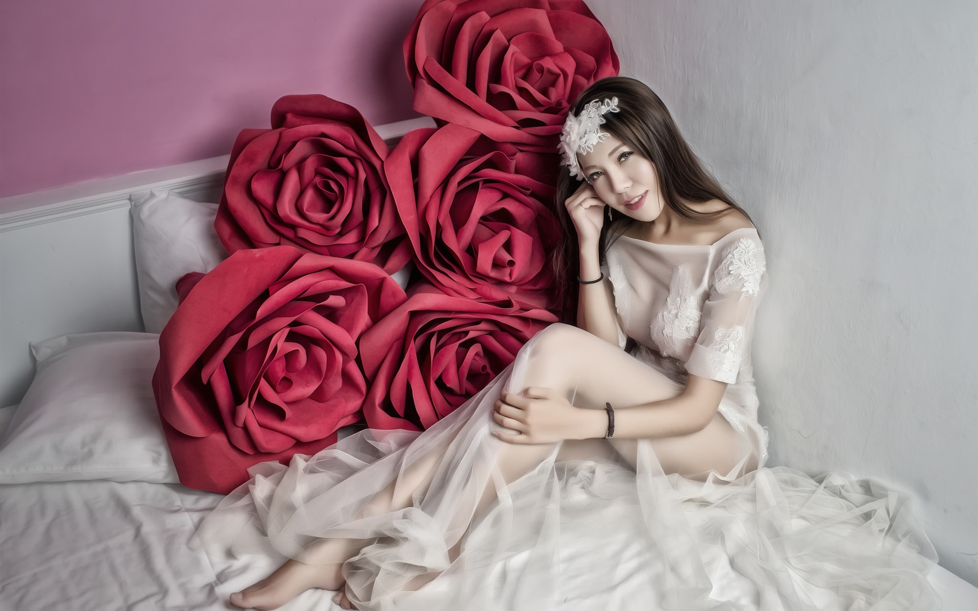 Wallpaper White Dress Asian Girl, Big Red Rose - Dress Big Girl - HD Wallpaper 