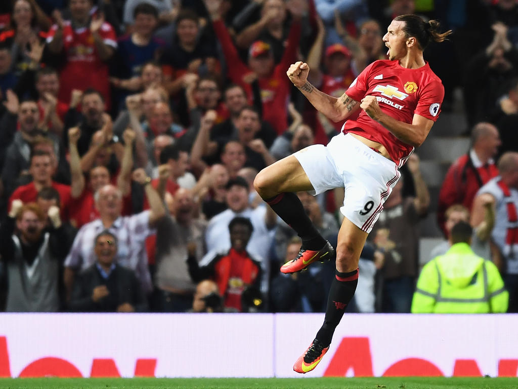 Ibrahimovic Esultanza Manchester - HD Wallpaper 
