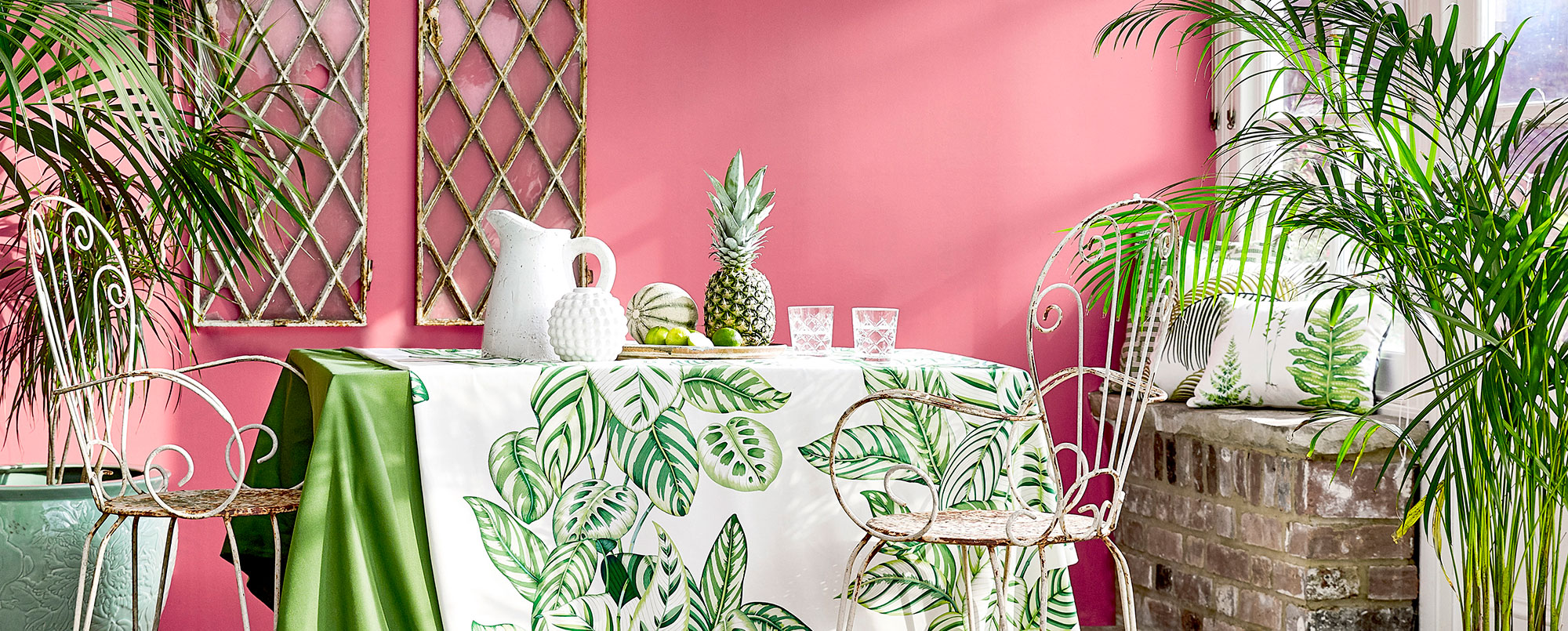 Dining Room Sanderson Showing Sanderson Fabric On The - Sanderson Glasshouse Collection - HD Wallpaper 