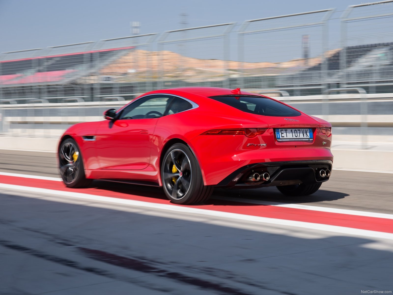 Jaguar F Type R Iphone 6 Wallpaper Labzada Wallpaper - HD Wallpaper 