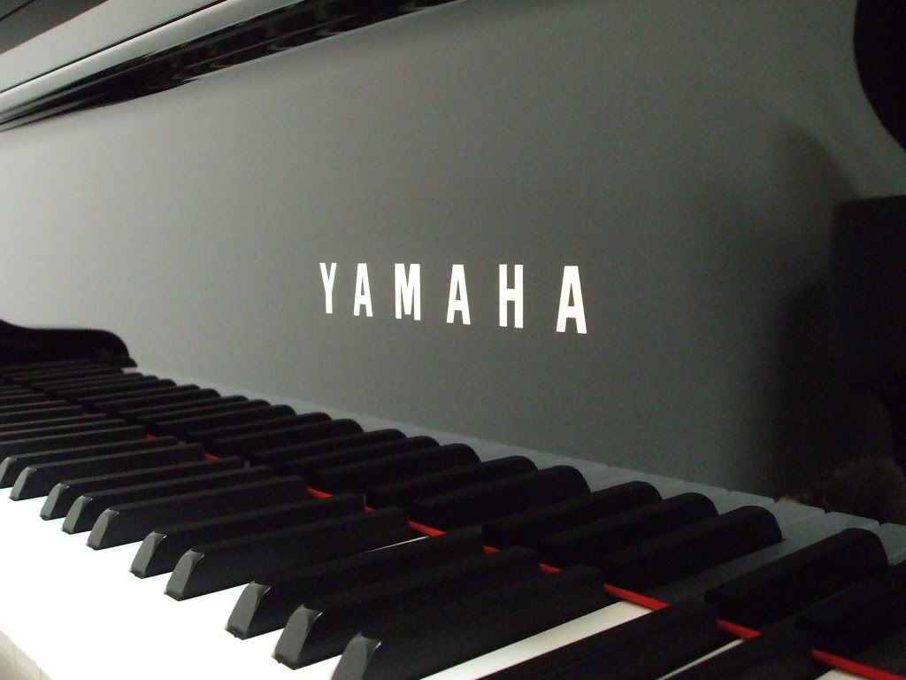 Yamaha Piano - HD Wallpaper 
