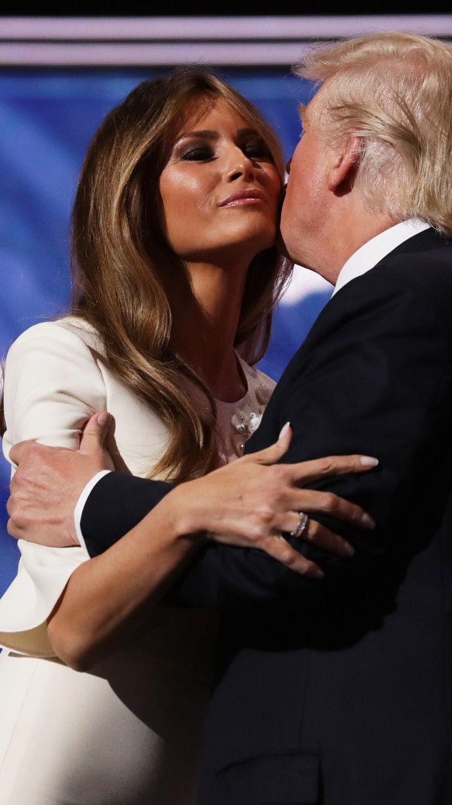 Melania Trump, First Lady, Donald Trump, Us President - Melania Doesn T Like Trump - HD Wallpaper 