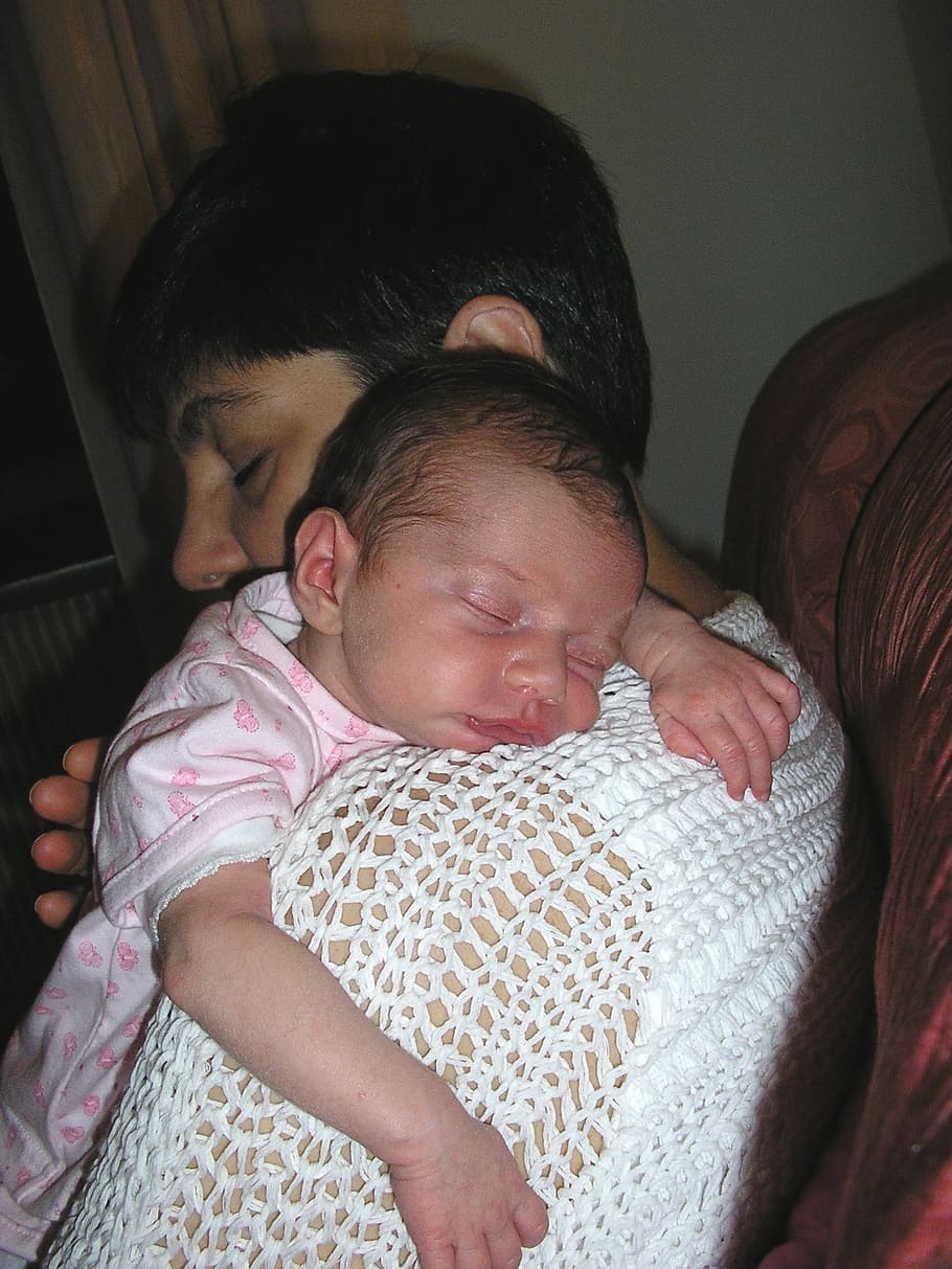 Birth, Mom, Child, Baby, Real People, Young, Childhood, - Child - HD Wallpaper 