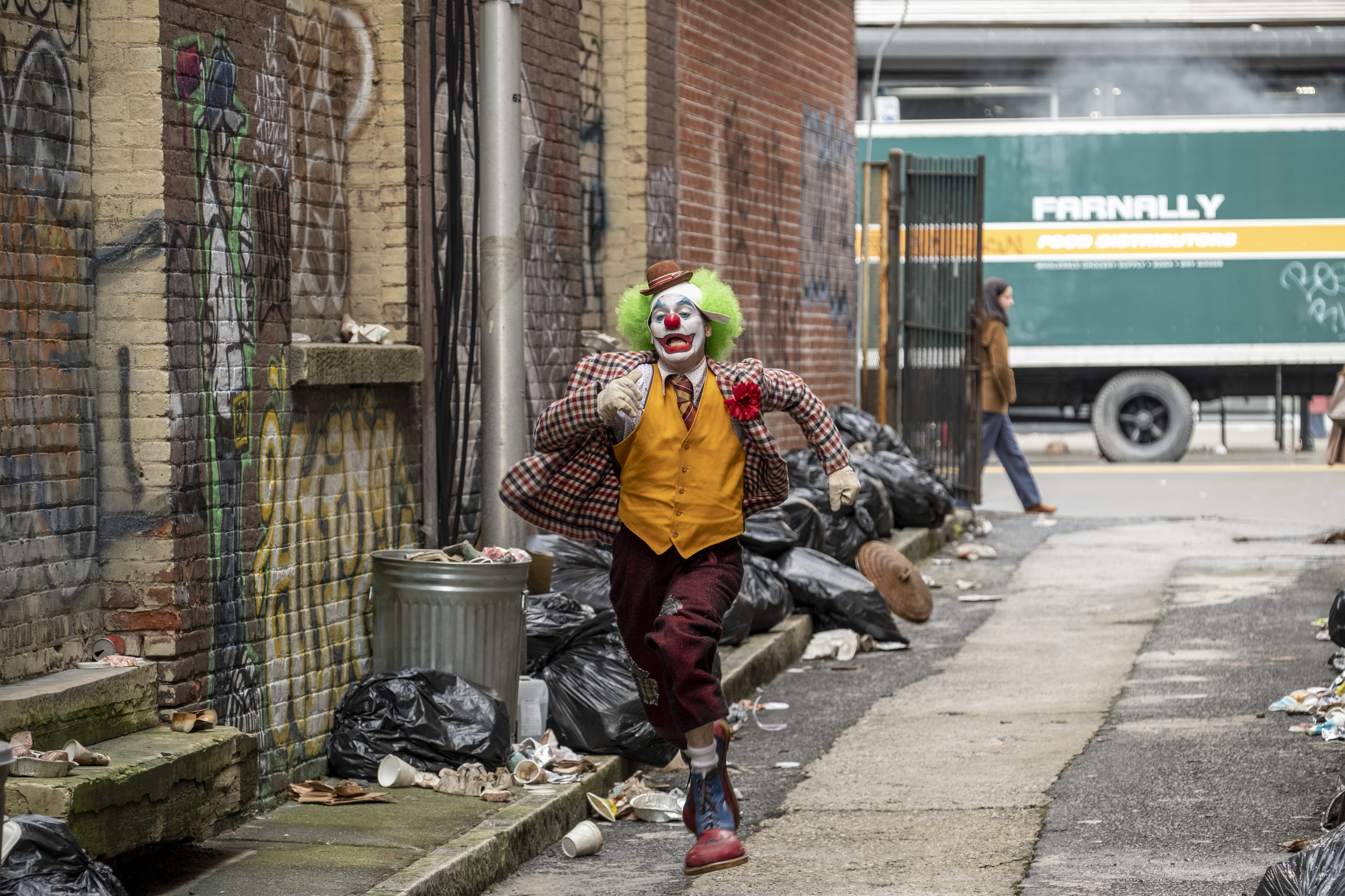 Joaquin Phoenix Hd Wallpaper Joker - HD Wallpaper 