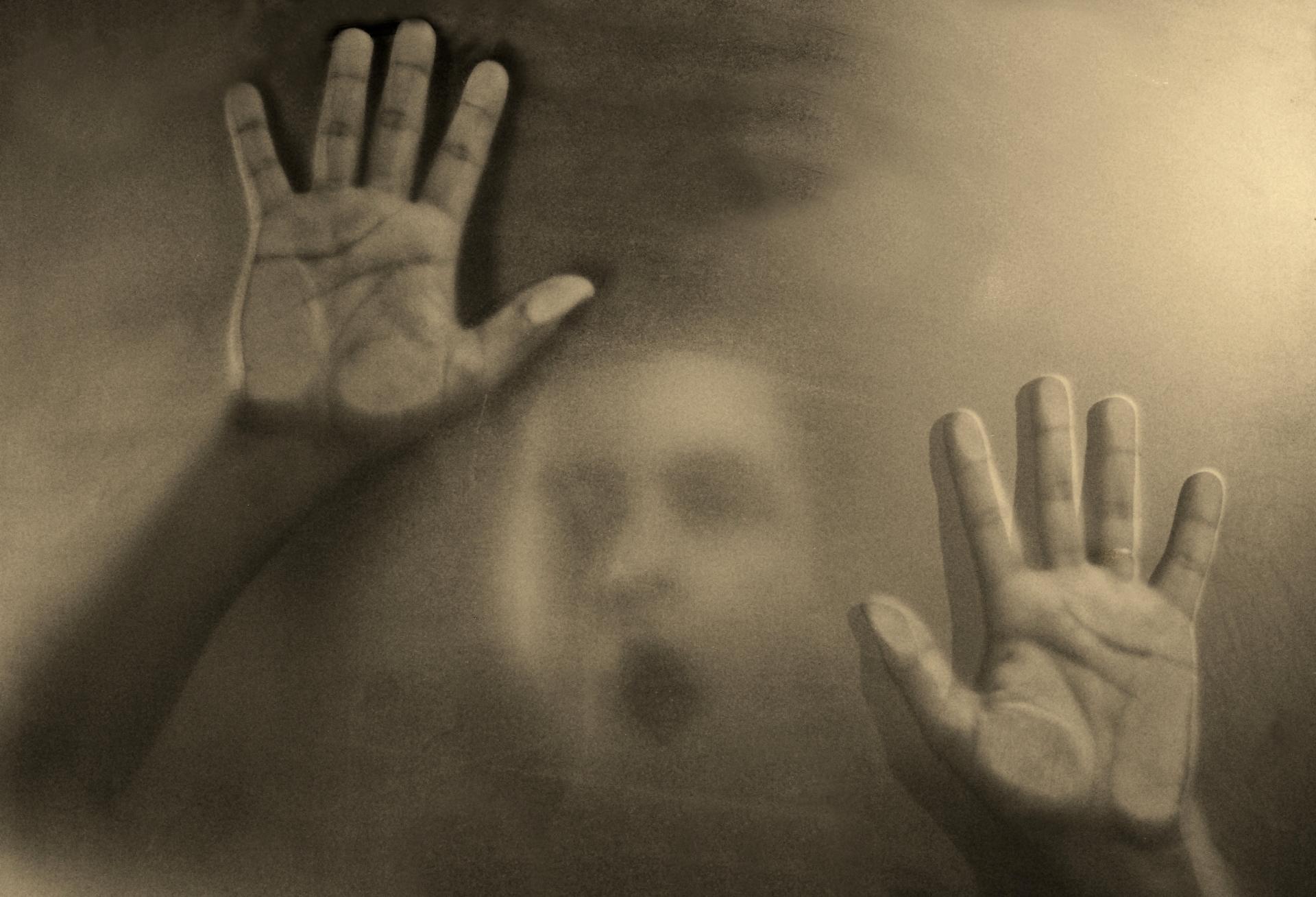 Scary Face Against Glass - HD Wallpaper 