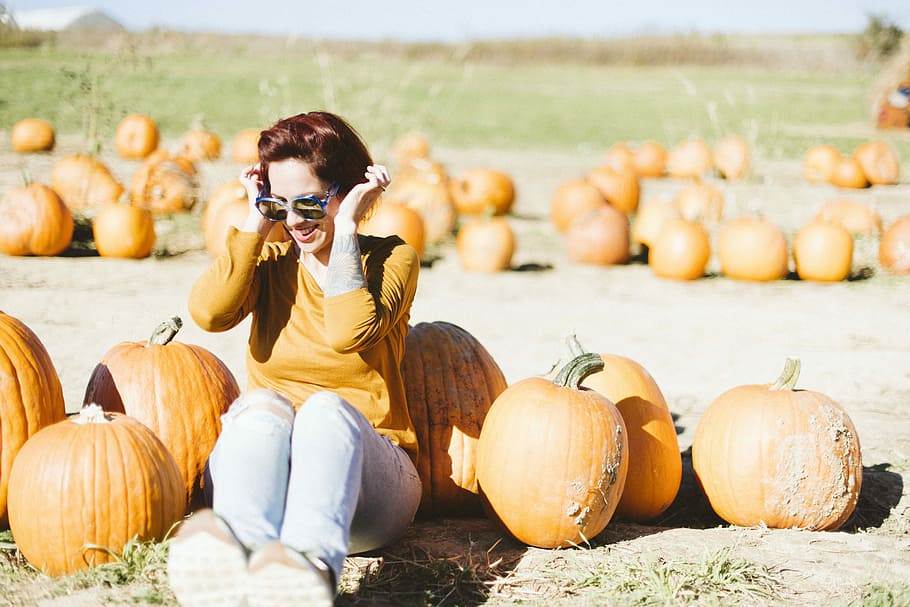 Pumpkin Patch, Woman Surrounded By Pumpkins, Female, - Pumpkin - HD Wallpaper 