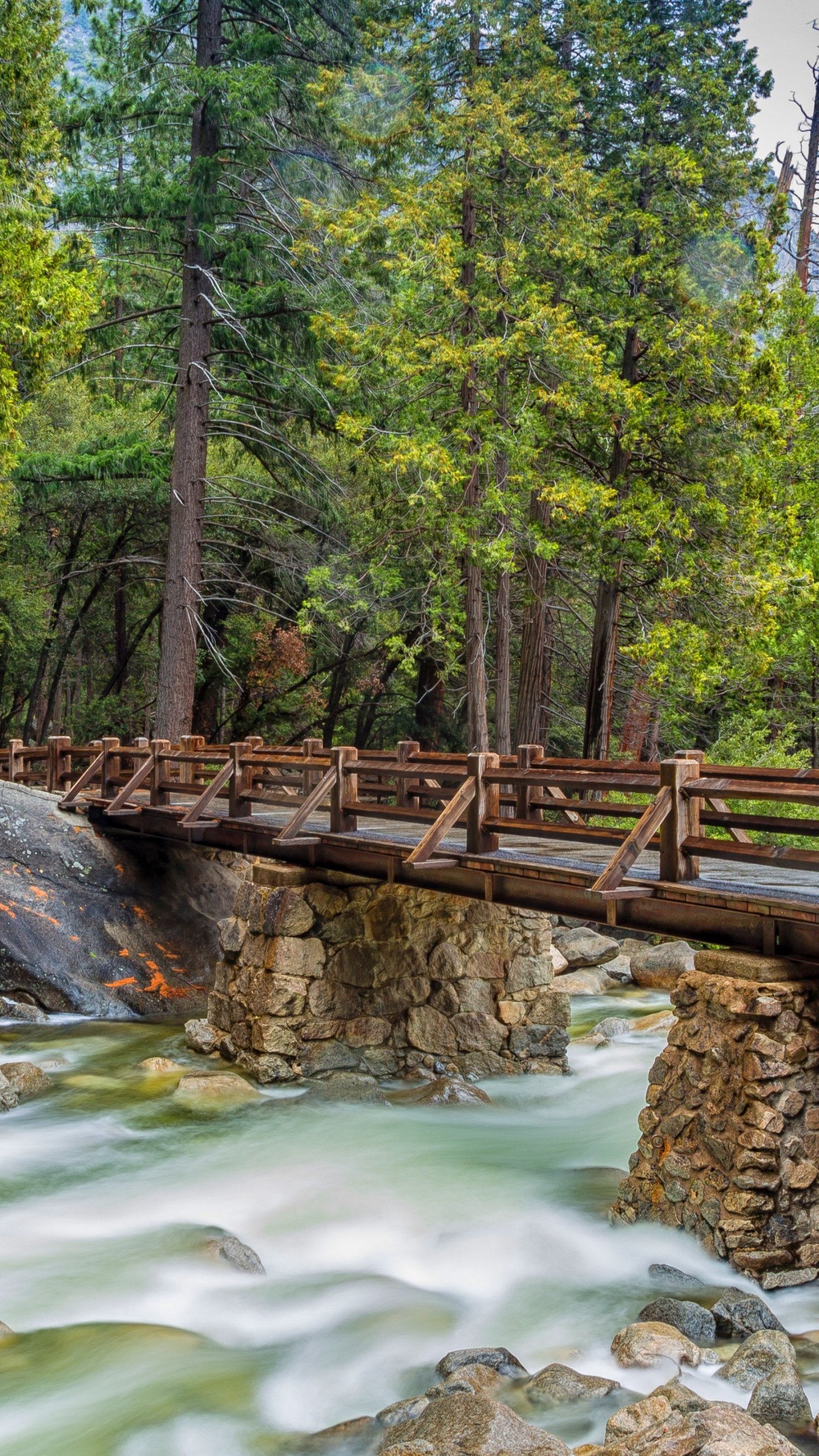 Lower Yosemite Falls Bridge - HD Wallpaper 