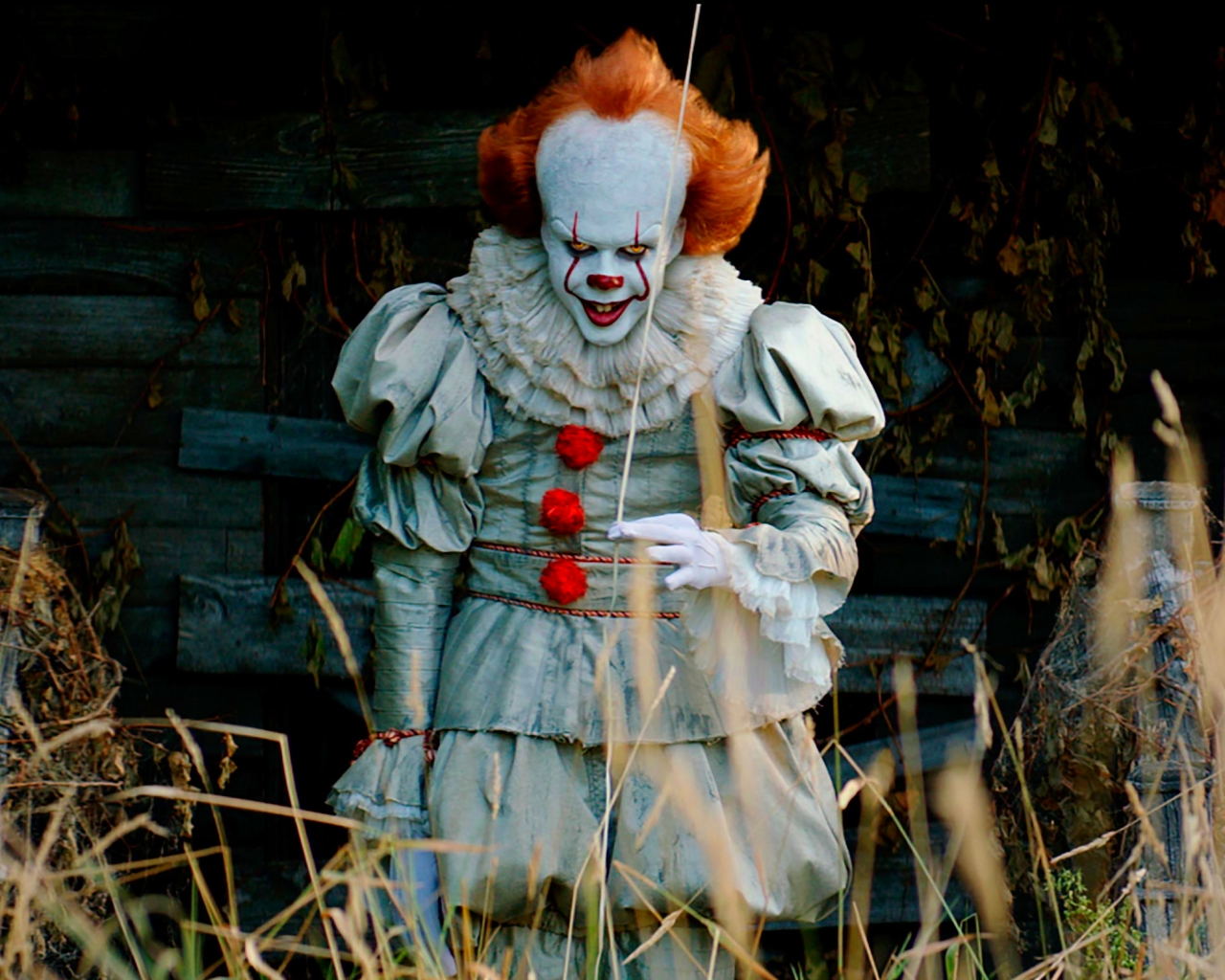 Pennywise From It - Full Body Pennywise The Clown - HD Wallpaper 