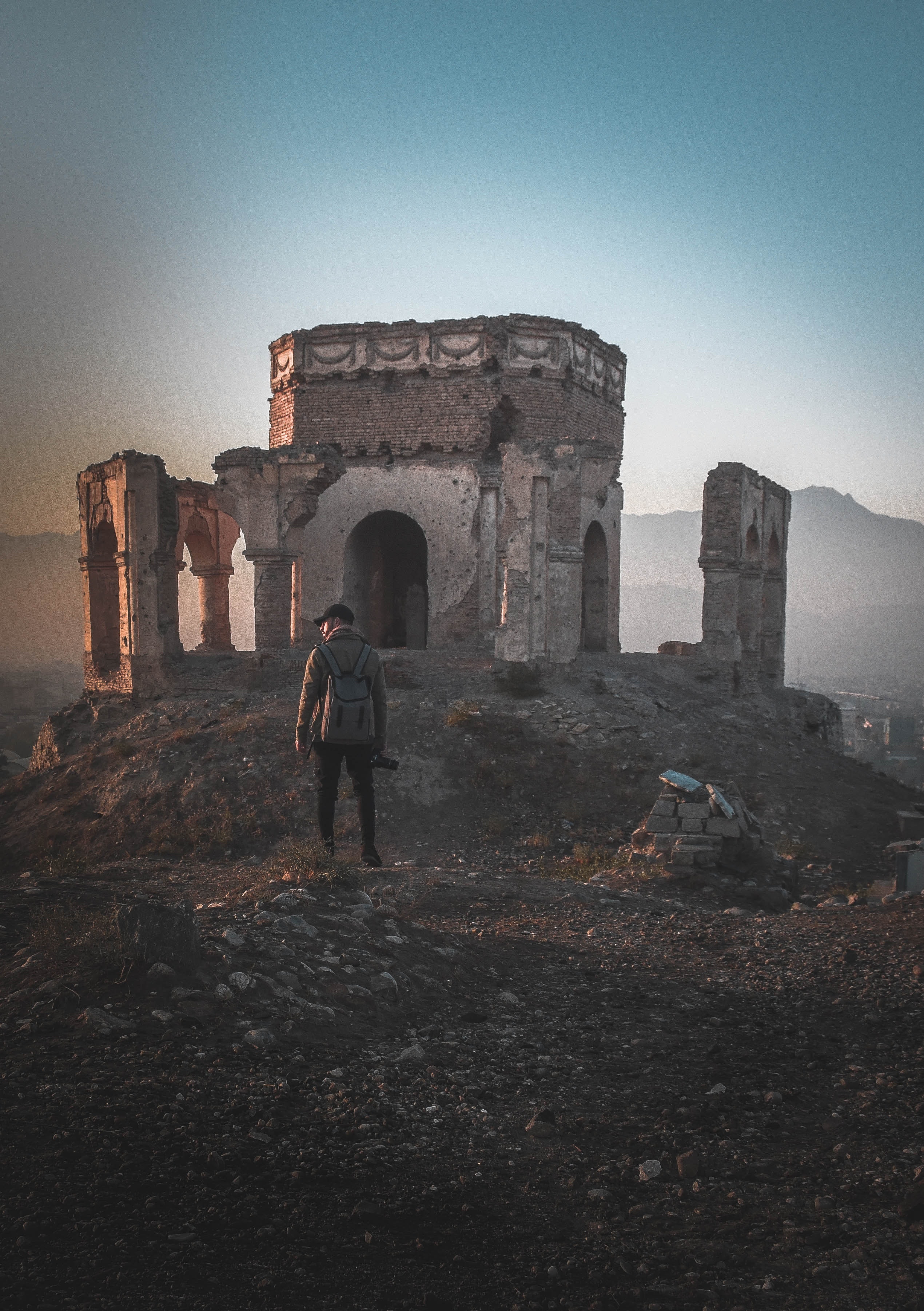 Man Standing In Ruins - HD Wallpaper 