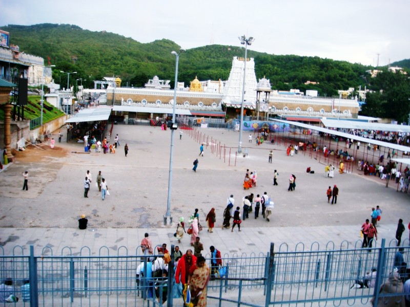 Tirupati Image - Tirumala Venkateswara Temple - HD Wallpaper 