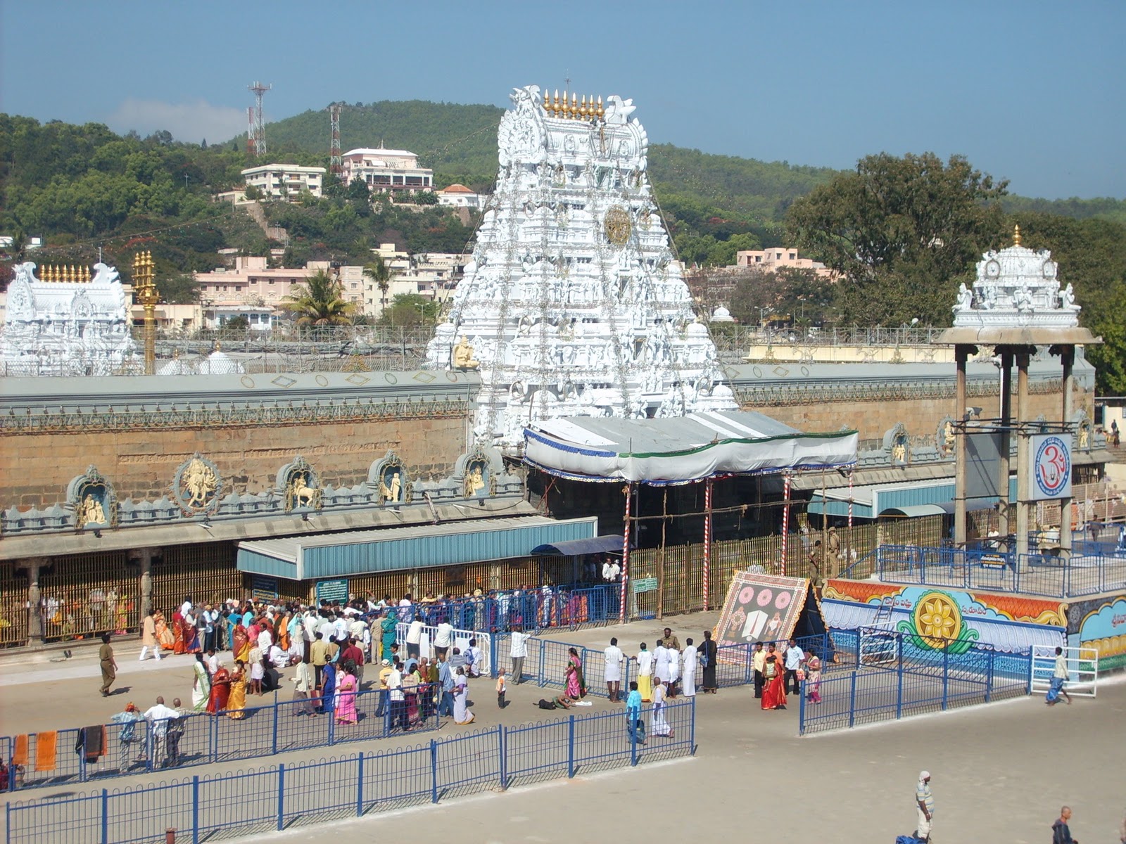 Tirupati Balaji Temple - HD Wallpaper 